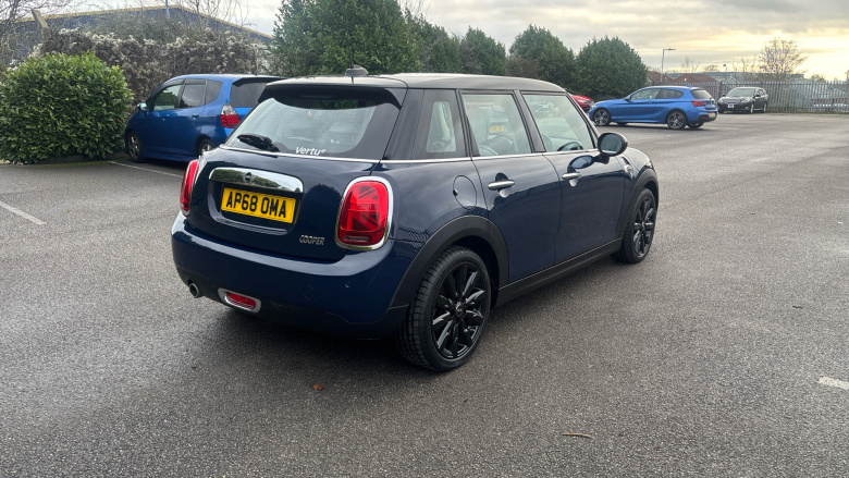 MINI Hatchback 1.5 Cooper Exclusive 5dr Auto Petrol Hatchback
